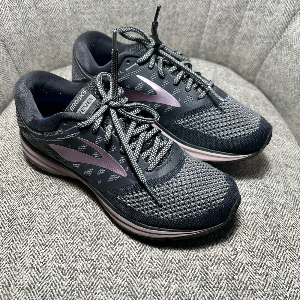 Brooks Women's Gray and Light Pink Running Sneakers